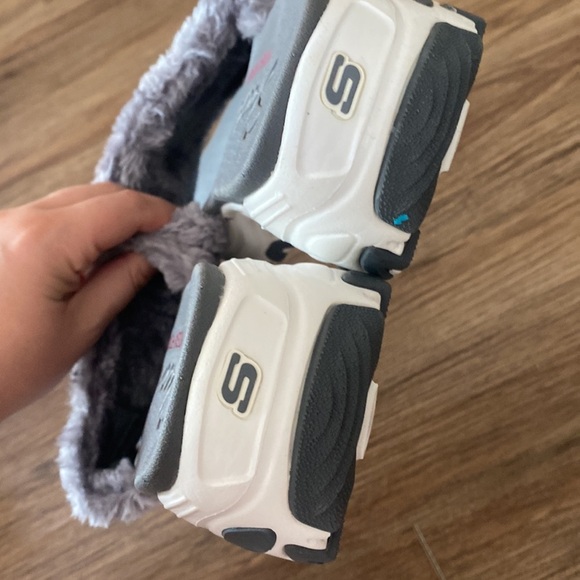 Skechers womens D'lites - Double Date chunky platform fuzzy faux fur gray Sz 11 - Picture 4 of 6